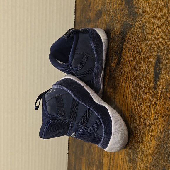 Baby Air Jordan 11 Retro 'Midnight Navy' Crib Bootie Soft Bottom Shoes Size 4c - Picture 1 of 8